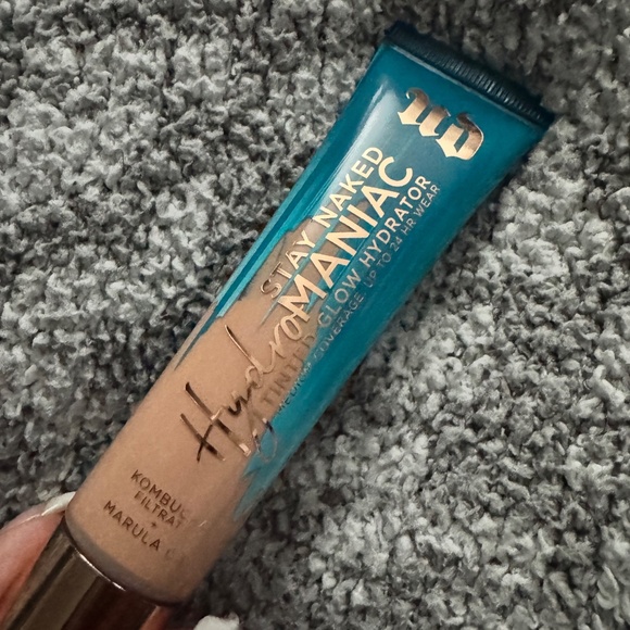 BNIB Urban Decay foundation - Picture 2 of 3